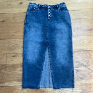Wash Lab Jean Raw Hem Maxi Split Skirt. Size 31